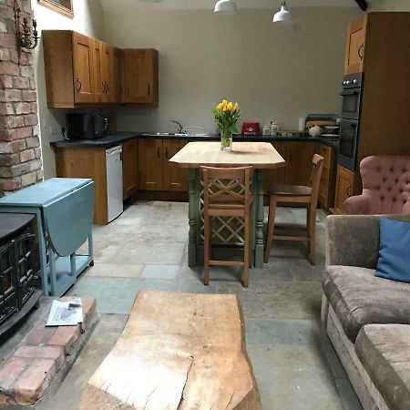 Tracey'S Farmhouse Cottage Belfast Exterior foto